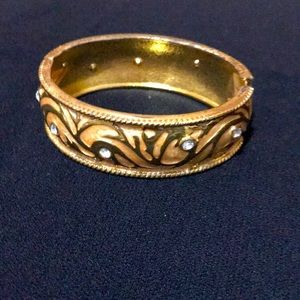 Costume jewelry bracelet bangle